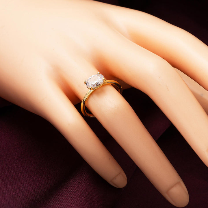 14 Ayar Oval Taşlı Trend Altın Yüzük