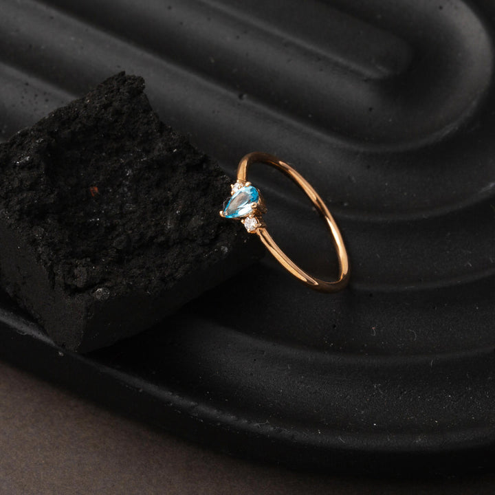 Blue Topaz Taşlı Altın Pırlanta Yüzük