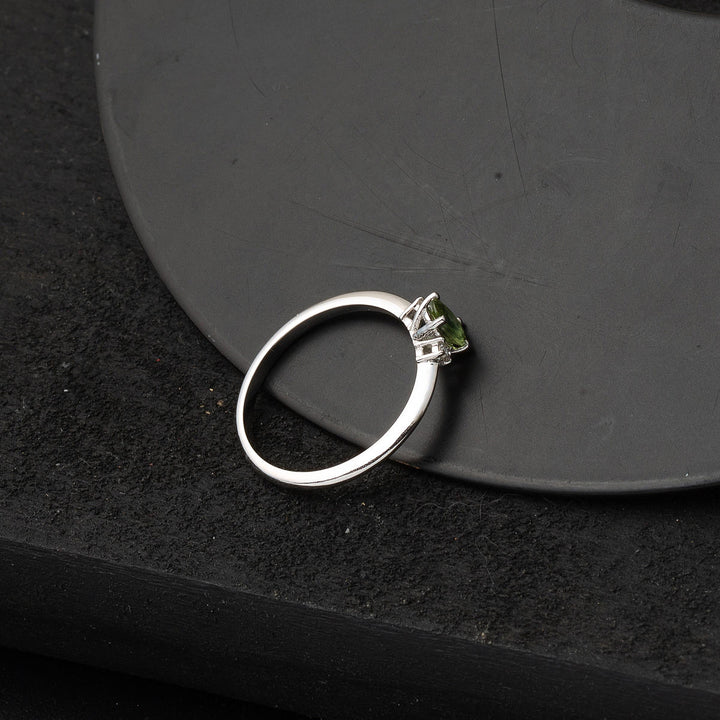 0,45 ct Yeşil Safir & 0,06 ct Pırlantalı Yüzük