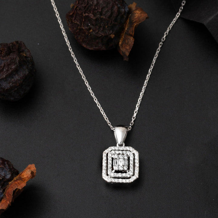 0,22 Karat Baget Pırlantalı Kolye
