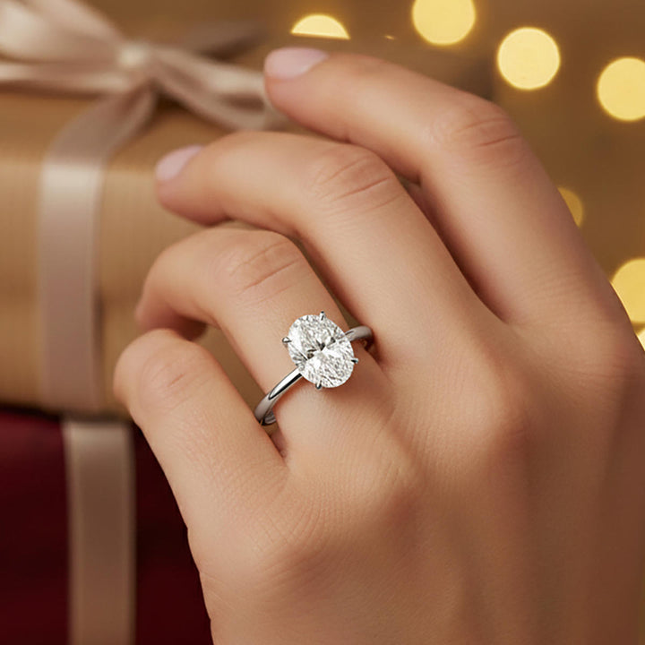 2 ct Oval Mozanit Tektaş Beyaz Altın Yüzük