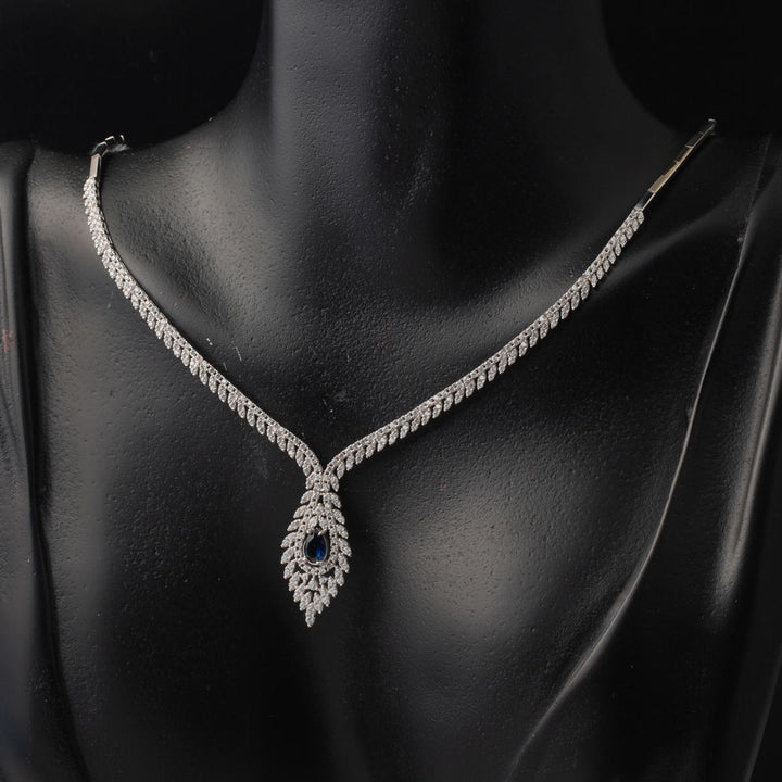 Safir Taşlı Kraliçe 14 Ayar Beyaz Altın Gerdanlık