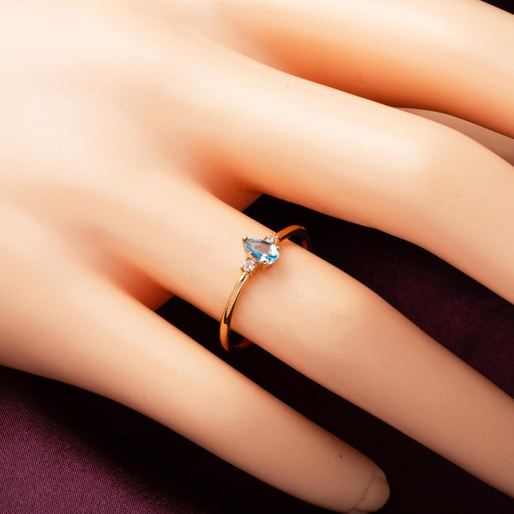 Blue Topaz Taşlı Altın Pırlanta Yüzük