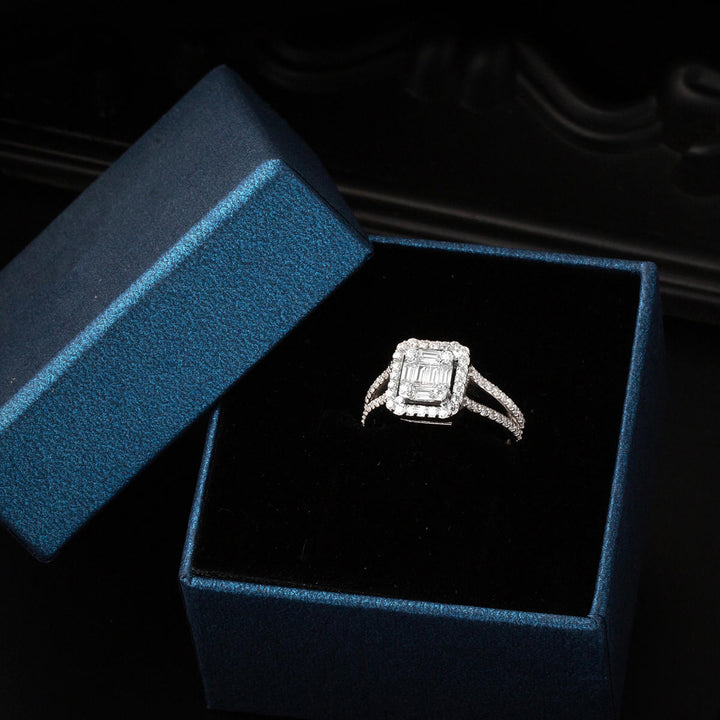 0,90 Karat Mozanit Baget Taşlı Altın Yüzük
