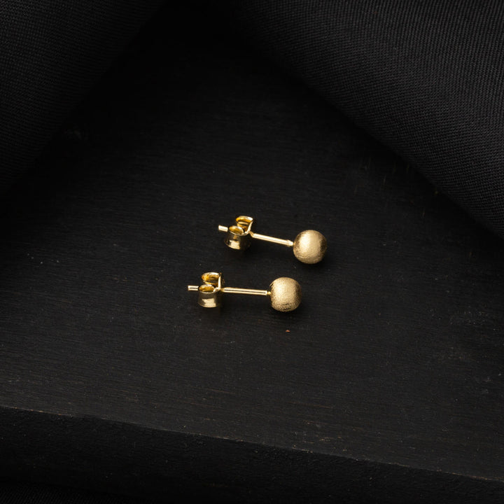 14 Ayar Altın Mat Top Küpe 4 mm.