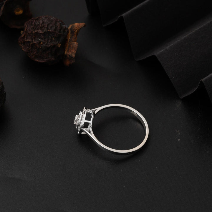 0,17 Karat Damla Pırlantalı Yüzük